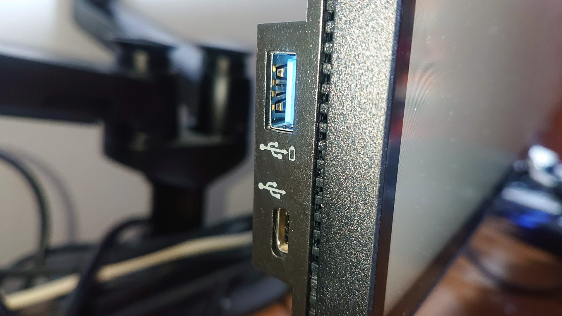 「Dell U2720QM」 27インチモニターで4Kデビューしました。USB-C入力対応ですごくいい。とてもいい。 | とむじそブログ